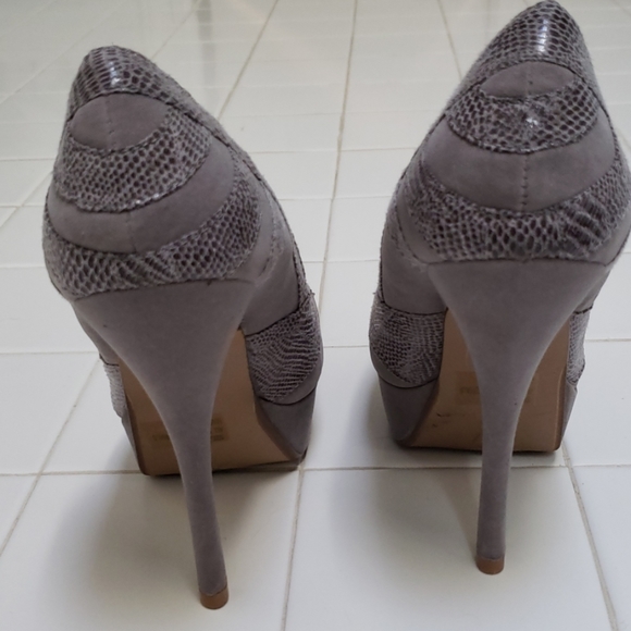 Gray Snakeskin High Heels - Picture 3 of 4